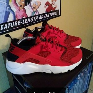 Nike Huarache... M9...W10.5